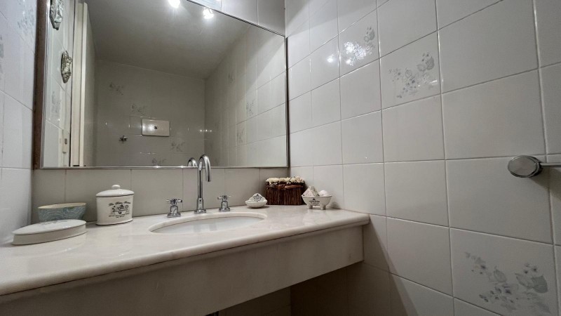 Departamento en venta en edificio primera línea